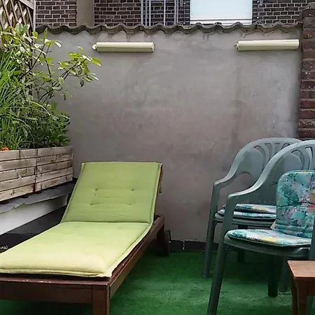 Singelachterhuis 아파트 루르몬드