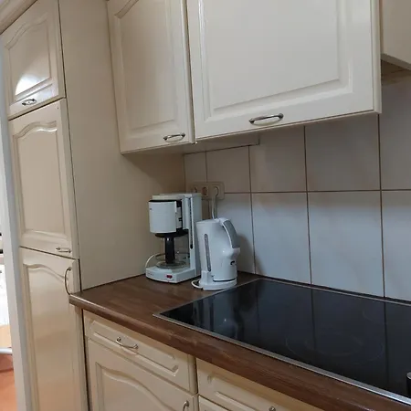 Singelachterhuis Apartment