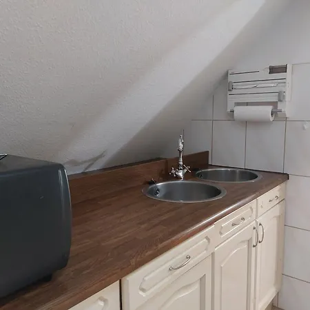 Singelachterhuis Apartment *